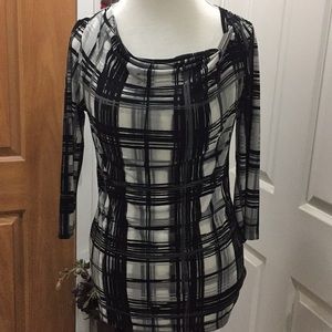 Dana Buchman Monotone top  🍤